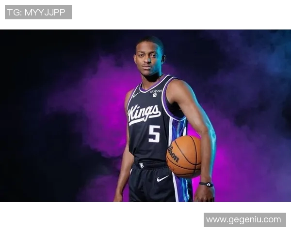 国王队收官比赛角逐不敌魔术,富克斯表现低迷 国王队收官比赛角逐不敌魔术,富克斯表现低迷