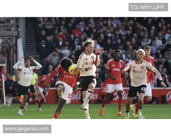 英超豪门利物浦在主场战胜热刺,继续领跑积分榜 英超豪门利物浦在主场战胜热刺,继续领跑积分榜